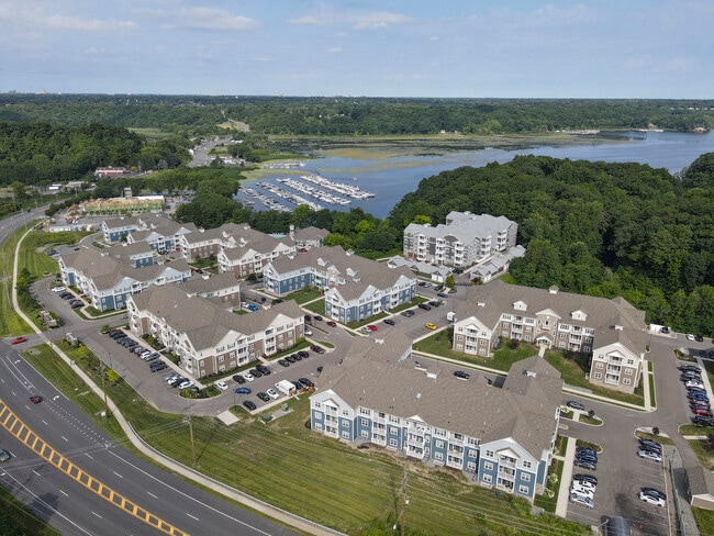 Waters Edge Apartments