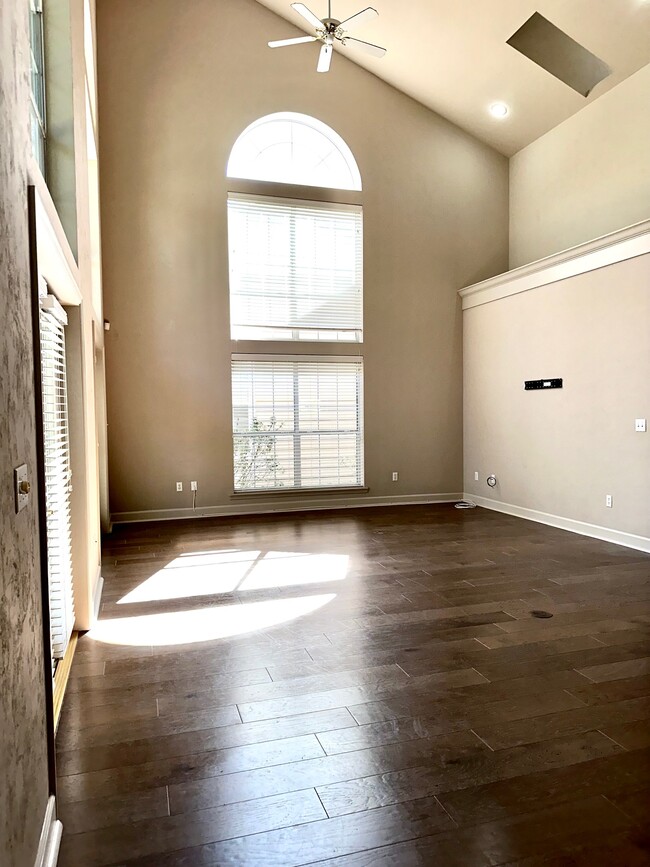 Photo - 10947 Palmetto Blvd