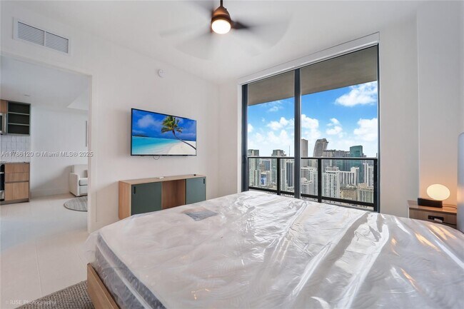 Photo - 159 NE 6th St Unidad 4714