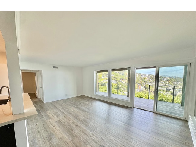 Photo - 380-382 Sausalito Blvd Unidad Lower  380