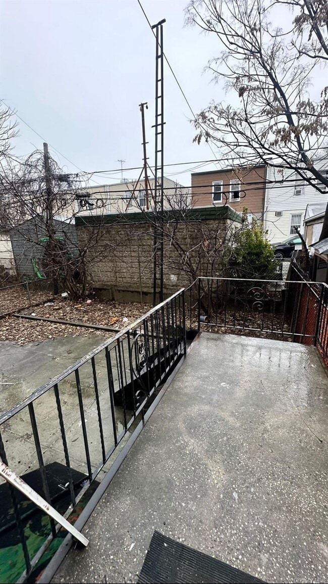 Photo - 70-15 66th St