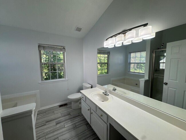 Photo - 1925 Heatherton Rd