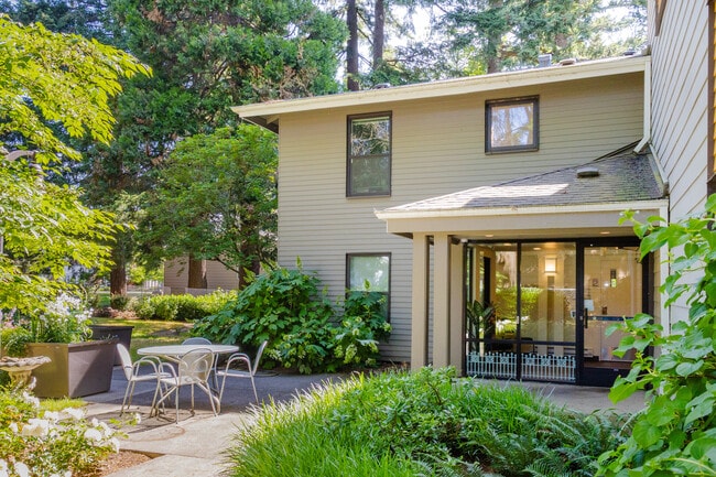 Mayfield Apartment Portland - Mayfield Court Apartments