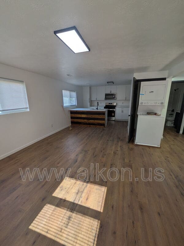 Photo - 949 Perry Hwy Unidad 2
