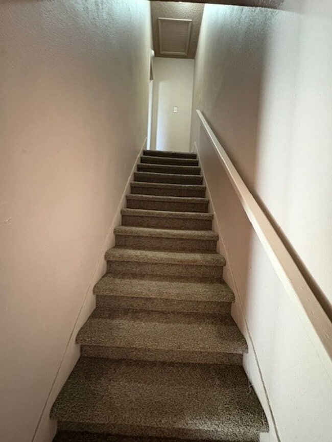 Photo - 709 Grape St