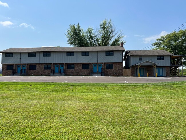 Building Photo - 2 bedroom/1.5 bath Townhouse Kingsport, TN