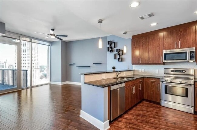 Photo - 1080 Peachtree St NE Unit 1913