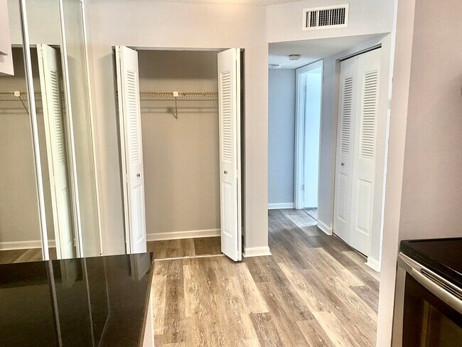 Photo - 1500 N Congress Ave Unit B4