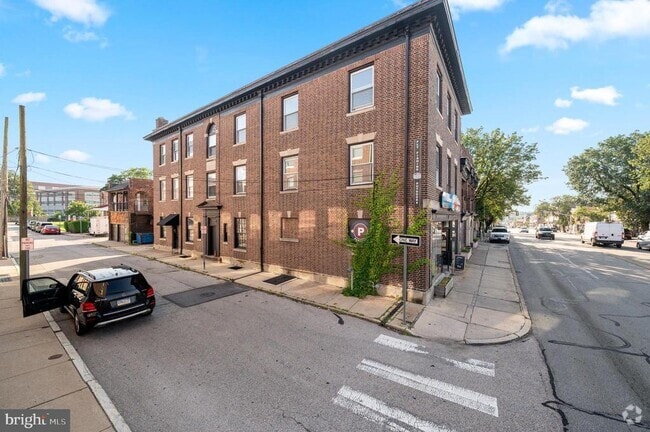 Building Photo - 834 W Lancaster Ave Unit 3F Rental