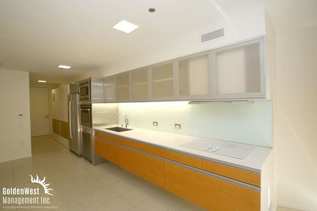 Photo - State of the Art Studio at Veer Towers in City Center!