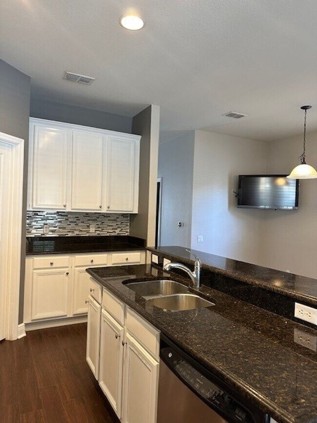 Photo - 3 Bedrooms, 2.5 Bathrooms home in Windermere