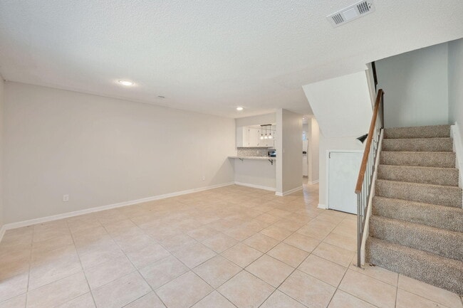 Photo - 206 Fourth St SE