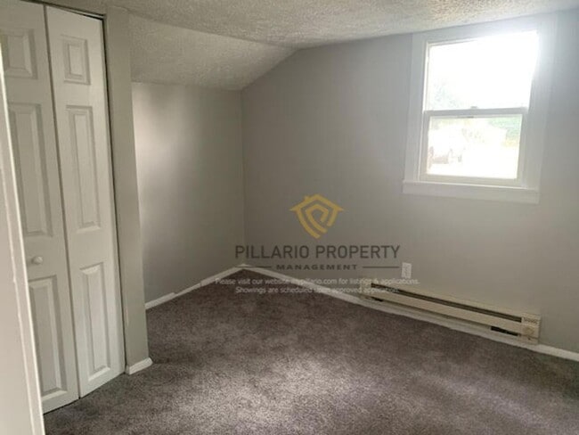 Photo - Renovated 2 Bedroom / 1 Bath Home – Move-I...