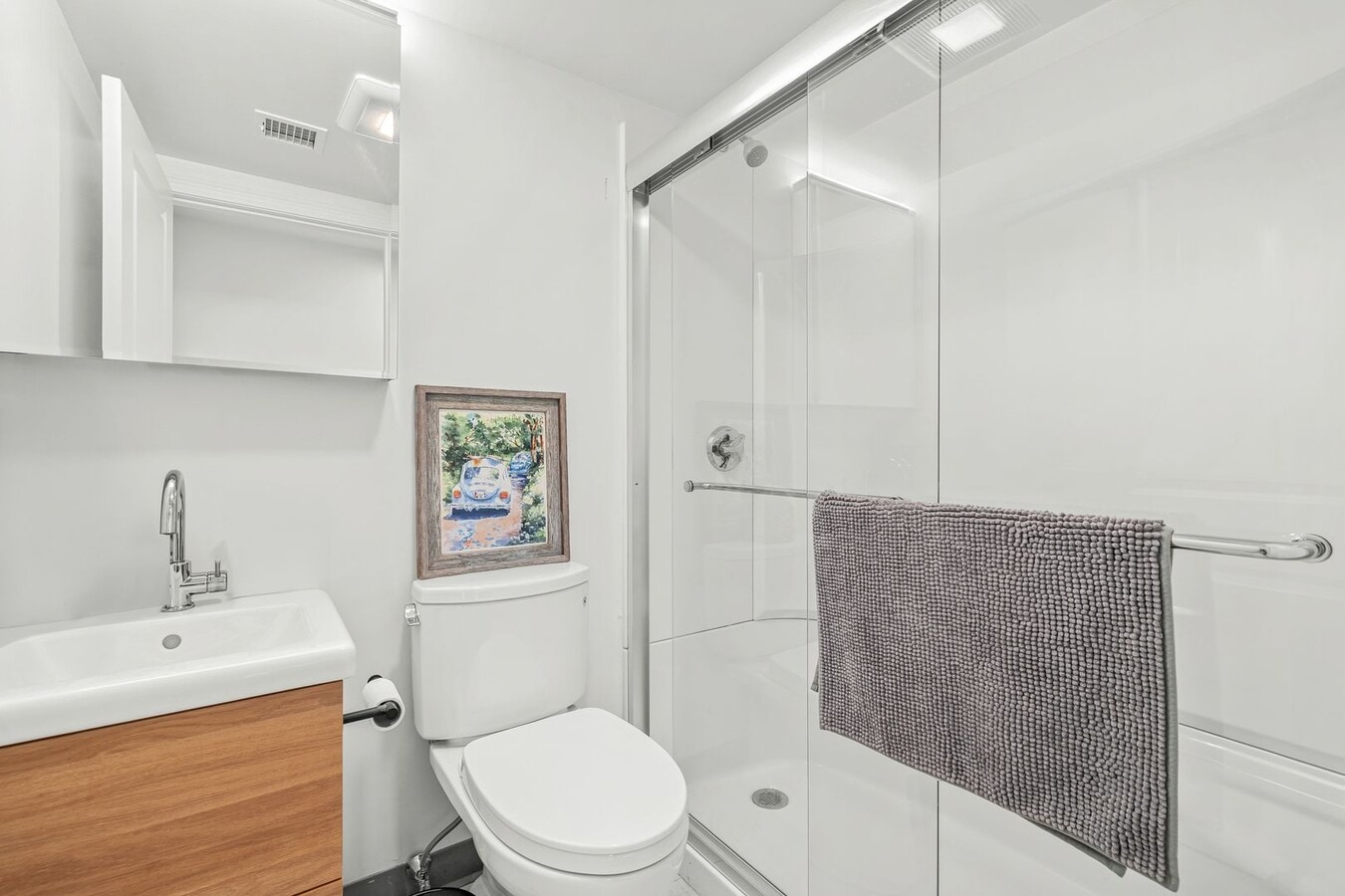 Photo - Great 1 Bed with Washer and Dryer in Unit! (Allston) WiFi Included