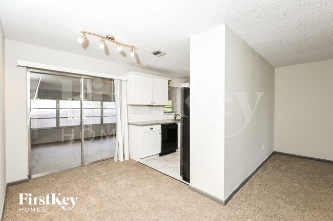 Photo - 772 Cadez St NE