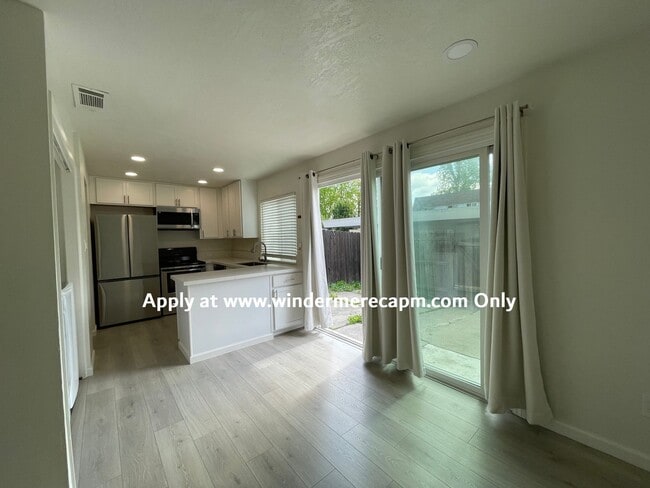 Photo - 6319 Seyferth Way