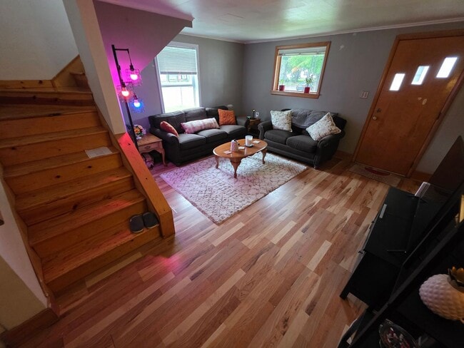 Building Photo - $1600| 4BD 1BA| 524 7th| Available 6/1/2026! Rental