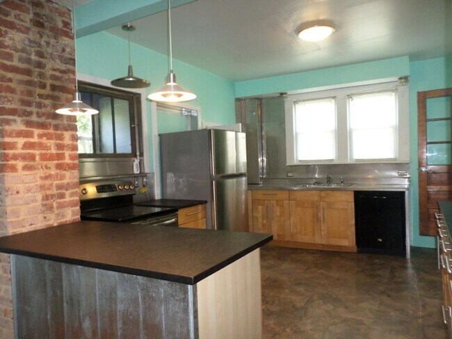 Photo - 1075 Cambria St NE