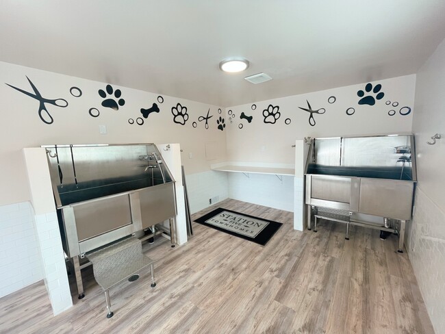 24/7 Dog Wash Station
