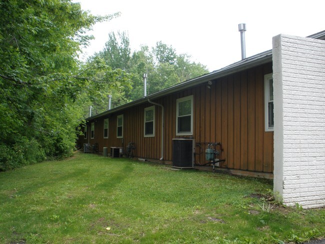Apartments at 39225 Center Ridge Rd - Rae Apartments