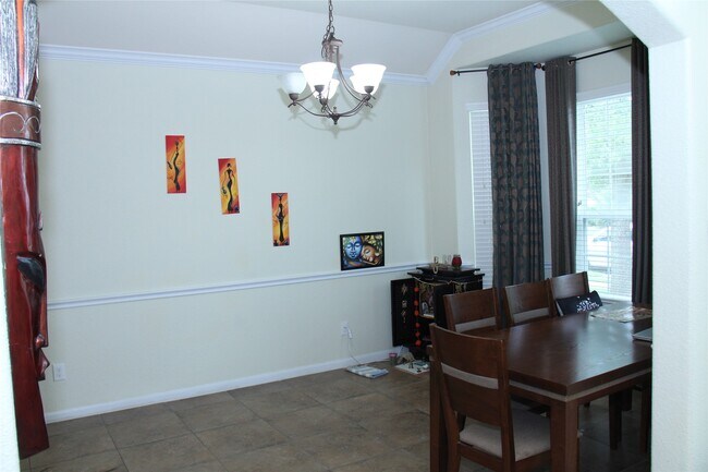Photo - 326 Trillium Dr