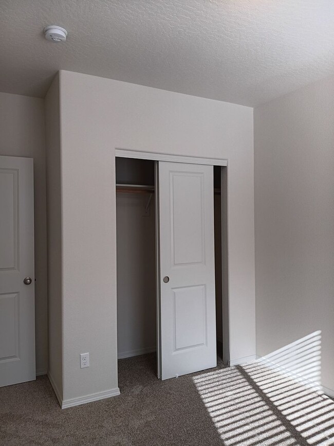 Photo - New House Never Been Lived In Is Waiting F...