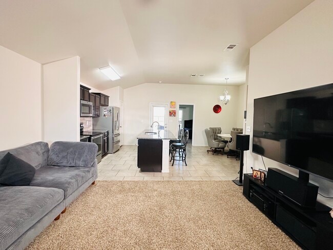 Photo - 1605 Revolution Dr