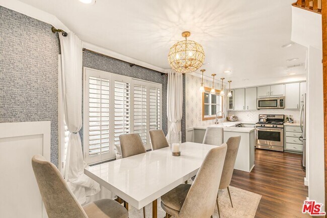 Photo - 14050 Magnolia Blvd Unidad 312