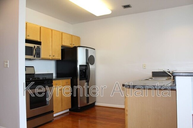 Photo - 115 W Peachtree Pl NW Unidad #505