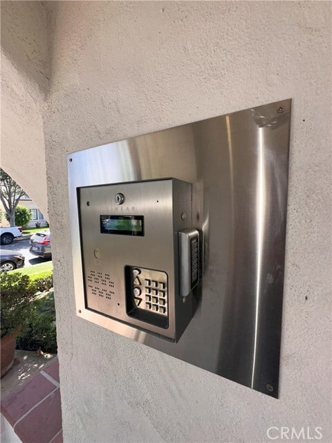 Photo - 137 S Roxbury Dr