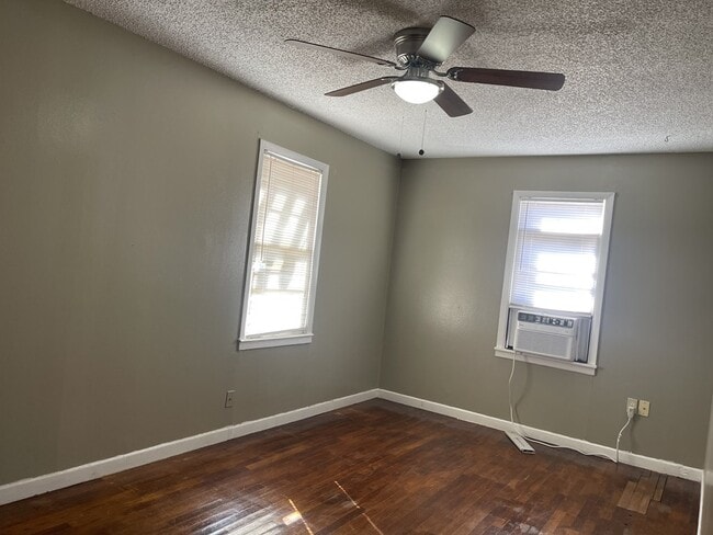 Photo - 2103 Beverly St