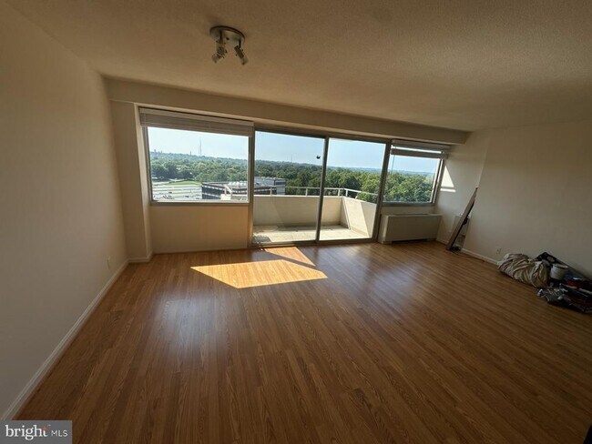 Photo - 4515 Willard Ave Unidad 2008S