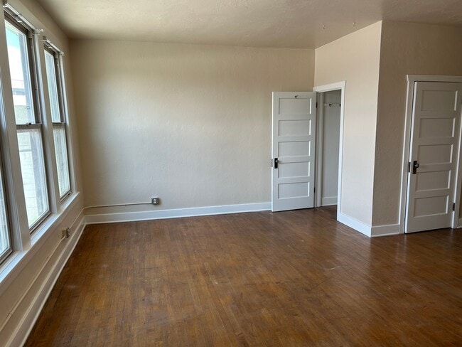 Photo - 111 Broadway Ave Unit 26