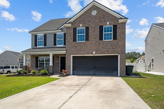 Photo - Spacious 5-Bedroom Home Near Fort Stewart with Fenced Yard & Patio
