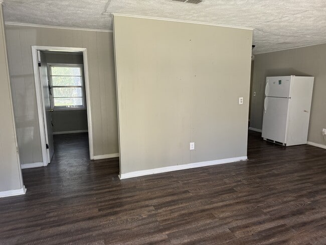 Photo - 846 Fernwood St
