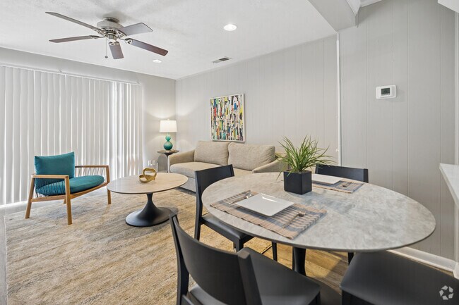 2BR, 1,5BA - 1,080SF - Dining Room - The Park at River City