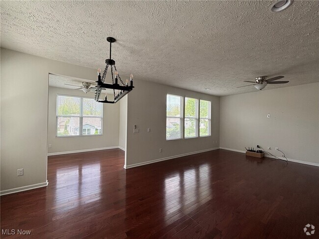 Building Photo - 522 Heritage Woods Dr Rental