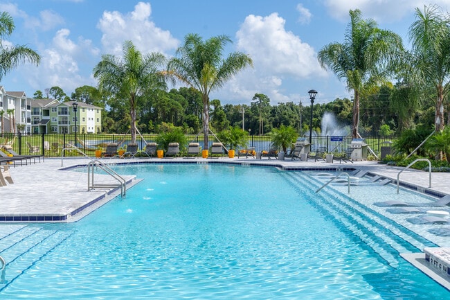 Mira Crystal Lake apartments — community photo