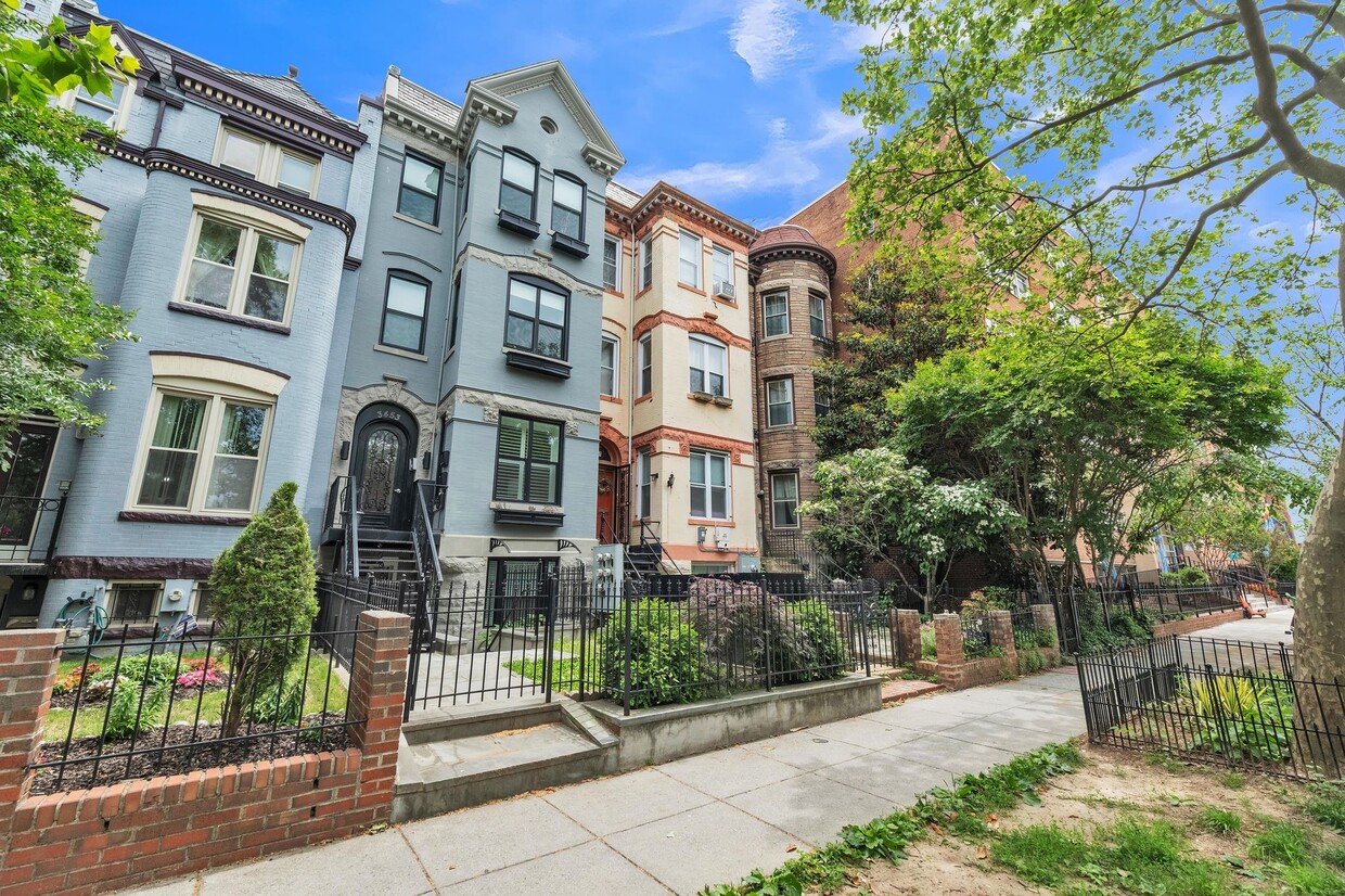 Photo - 3453 Holmead Pl NW (Washington, DC)