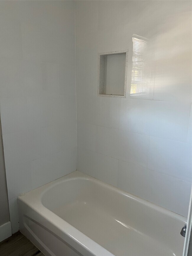 Photo - 511 Commerce St