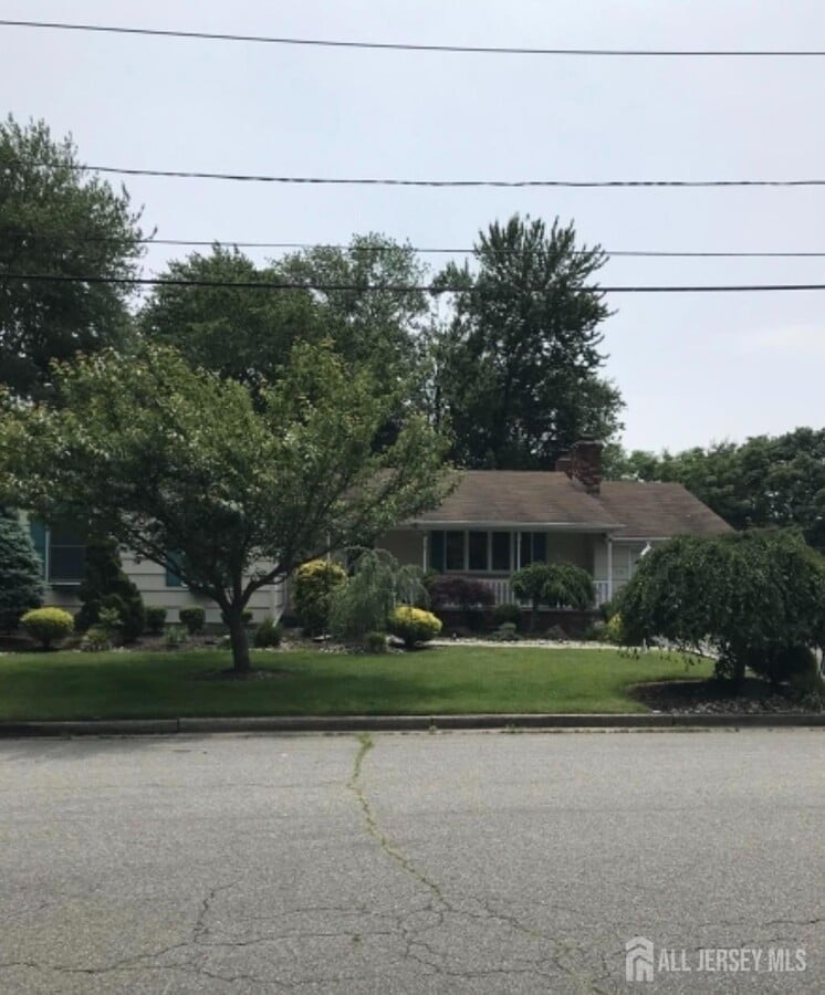 Photo - 215 Manning Ave