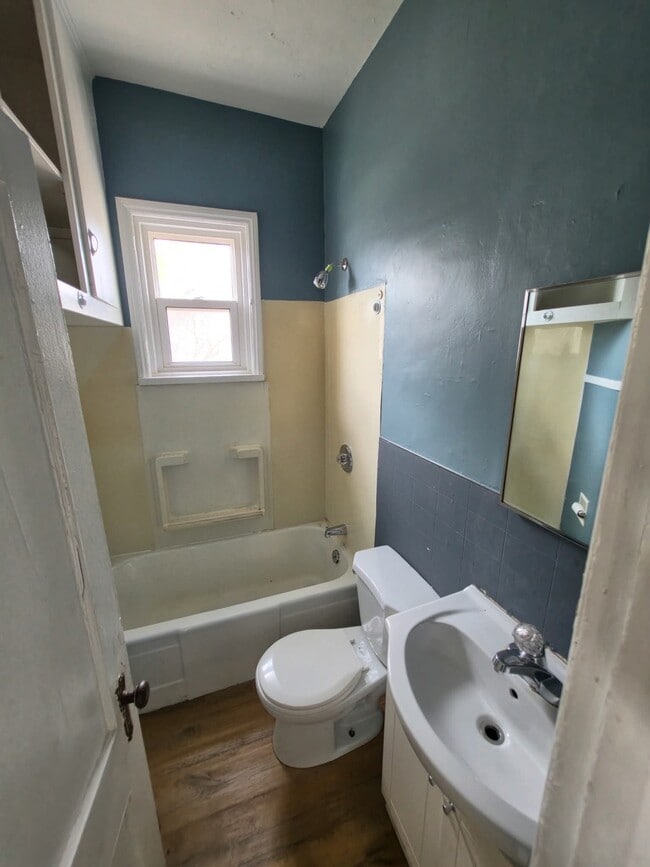 Photo - 304 College Ave