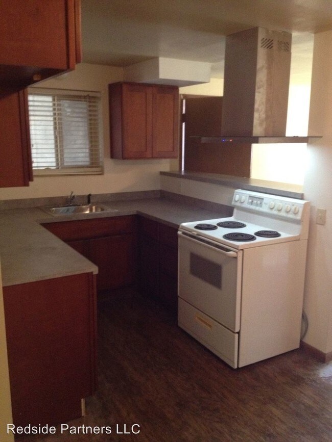 Photo - Carol Apartments