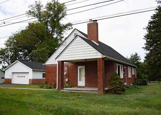 Photo - 3950 Locust Grove Rd