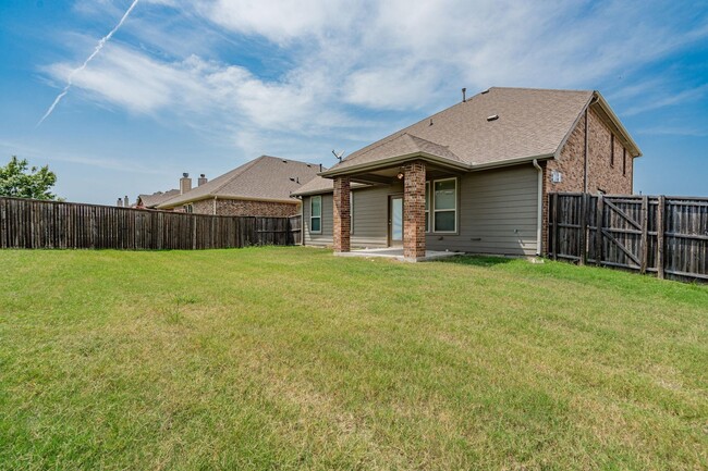 Photo - 529 England St