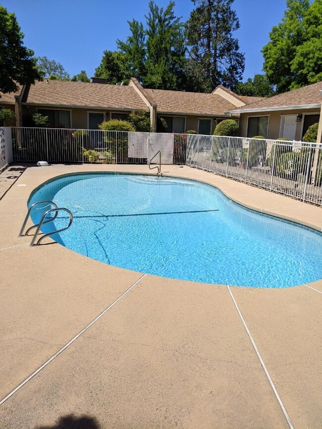 2510 Hartnell Ave Unit 11