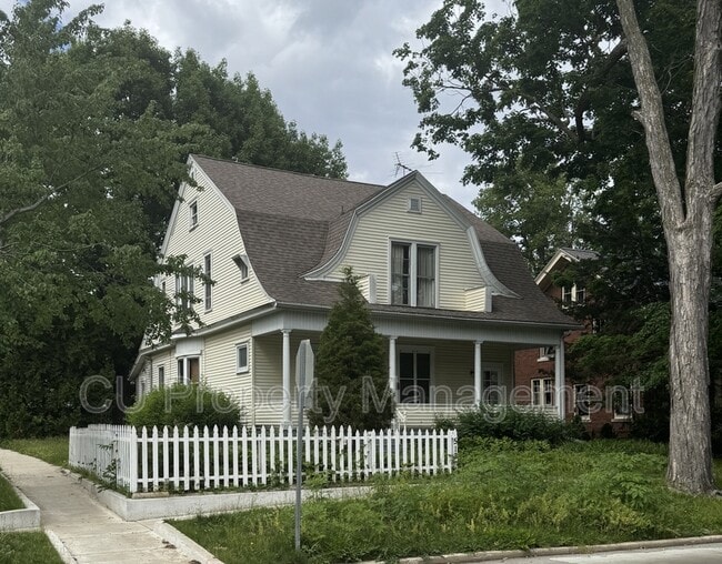 Building Photo - 512 W Clark St Rental