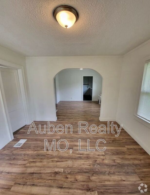 Building Photo - 4346 Montgall Ave Rental