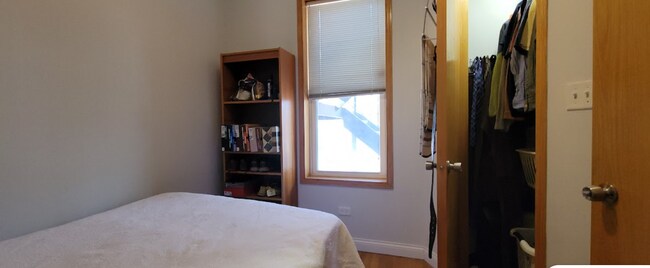 Photo - 2700 W Chicago Ave Apartments Unit 2R