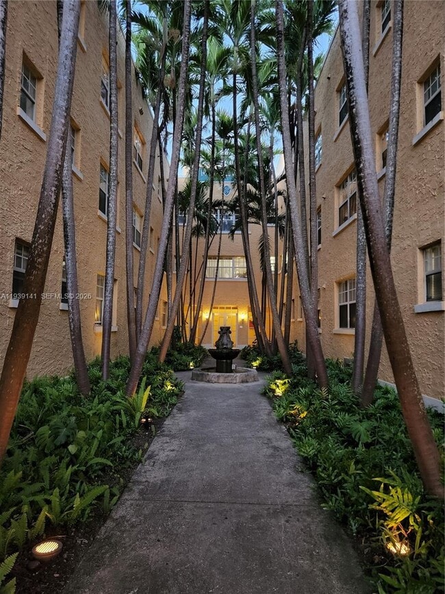 Building Photo - 1255 Pennsylvania Ave Unit 311